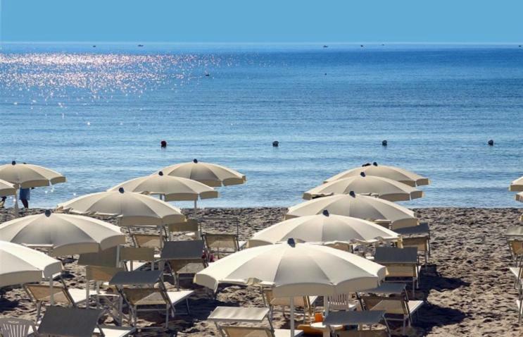 Stella Maris Hotel Lido Marina di Ginosa エクステリア 写真